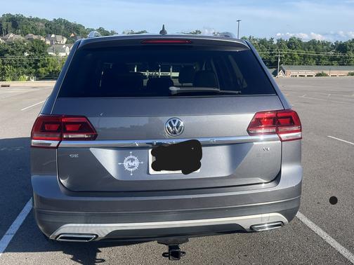 Gray 2018 Volkswagen Atlas 3.6L SE w/Technology