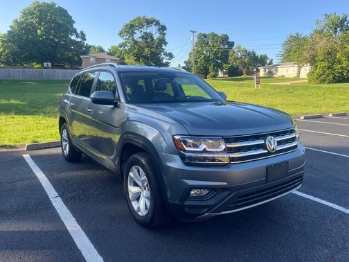Gray 2018 Volkswagen Atlas 3.6L SE w/Technology