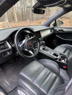 2020 Porsche Macan Macan Turbo