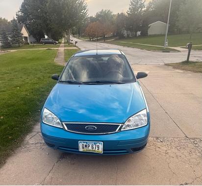 Blue 2007 Ford Focus SE