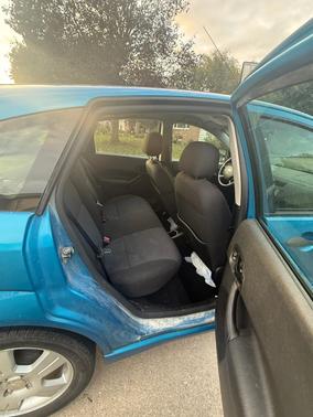 Blue 2007 Ford Focus SE