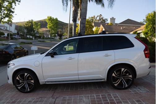 2022 Volvo XC90 Recharge Plug-In Hybrid T8 R-Design 7 Passenger
