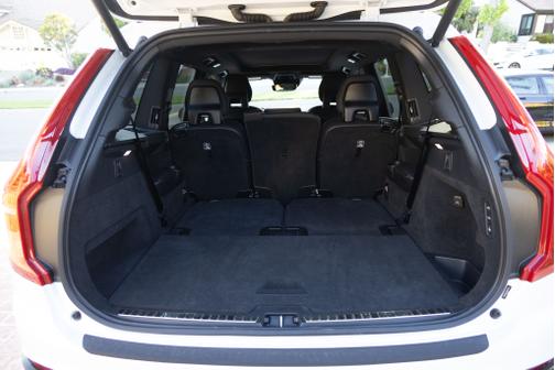 2022 Volvo XC90 Recharge Plug-In Hybrid T8 R-Design 7 Passenger