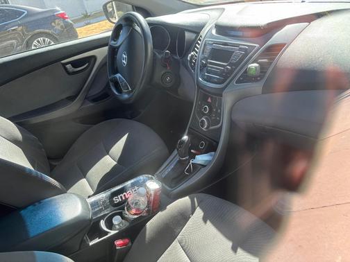 Silver 2015 Hyundai ELANTRA SE