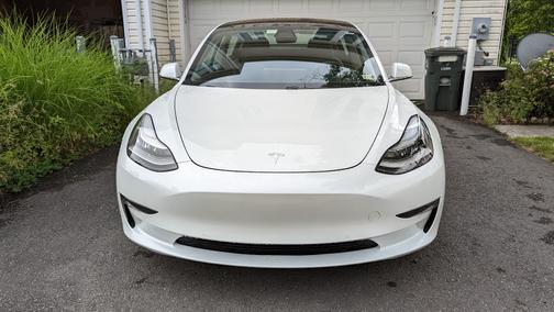 Photo 1 of 5 of 2018 Tesla Model 3 Mid Range
