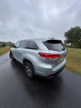 Silver 2019 Toyota Highlander LE