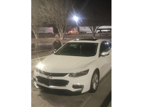 White 2018 Chevrolet Malibu LT