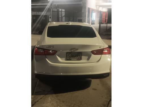 White 2018 Chevrolet Malibu LT