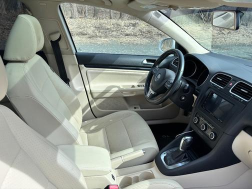 2012 Volkswagen Jetta SportWagen TDI