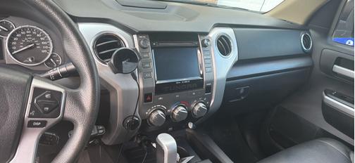 Black 2015 Toyota Tundra SR5
