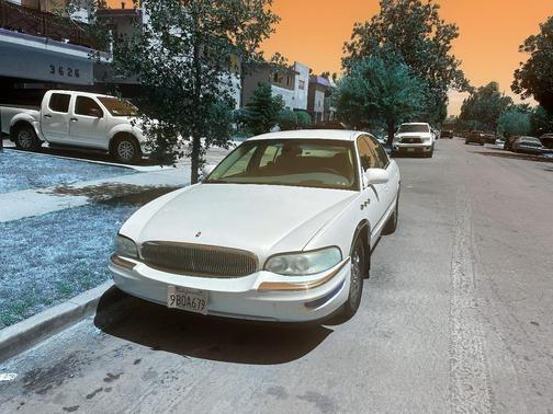 White 2004 Buick Park Avenue Base