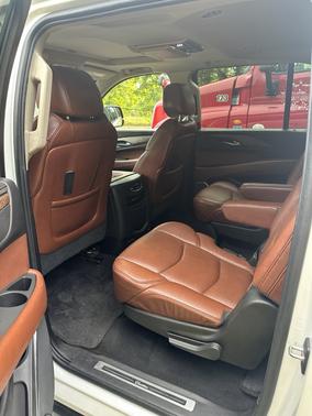 2016 Cadillac Escalade ESV Luxury