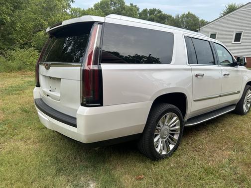2016 Cadillac Escalade ESV Luxury