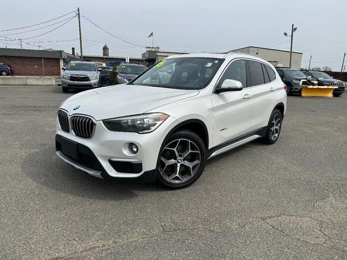 White 2018 BMW X1 xDrive28i