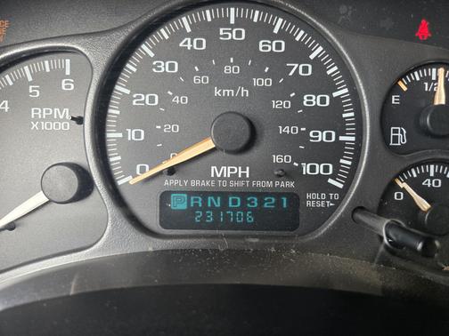 2002 Chevrolet Suburban 1500 LS