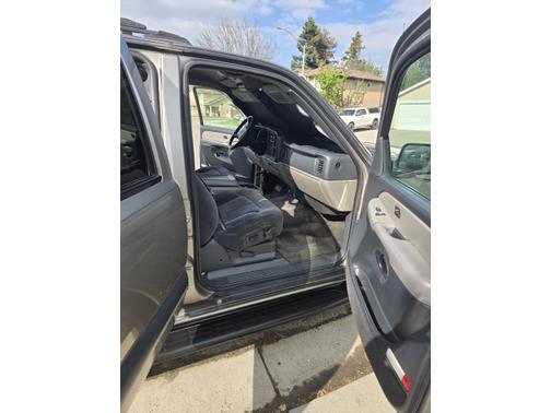 2002 Chevrolet Suburban 1500 LS
