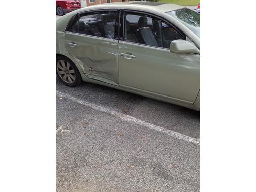 Gray 2005 Toyota Avalon XLS