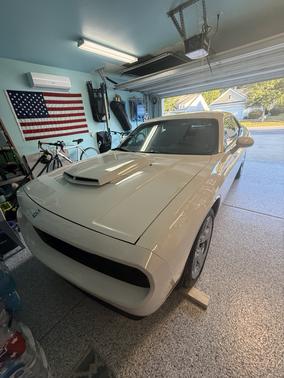 White 2010 Dodge Challenger R/T