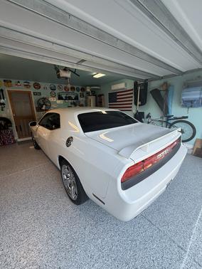 White 2010 Dodge Challenger R/T
