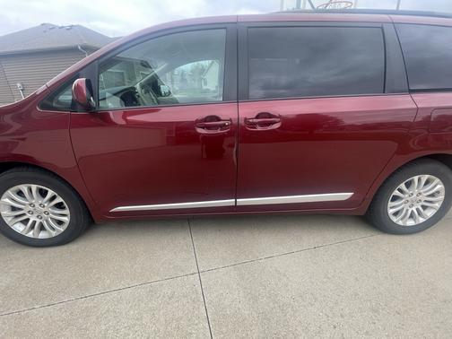 Red 2011 Toyota Sienna XLE