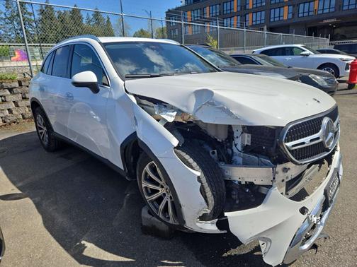 White 2024 Mercedes-Benz GLC 300 4MATIC