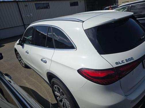 White 2024 Mercedes-Benz GLC 300 4MATIC