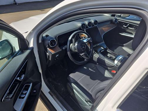 White 2024 Mercedes-Benz GLC 300 4MATIC
