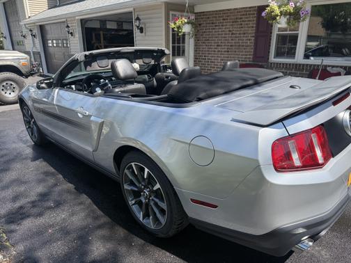 2011 Ford Mustang GT Premium