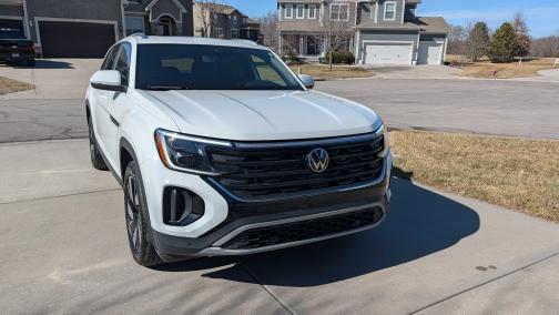 2024 Volkswagen Atlas Cross Sport 2.0T SE w/Technology