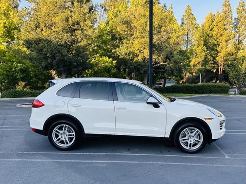 2011 Porsche Cayenne Cayenne