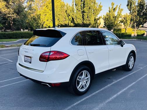 2011 Porsche Cayenne Cayenne