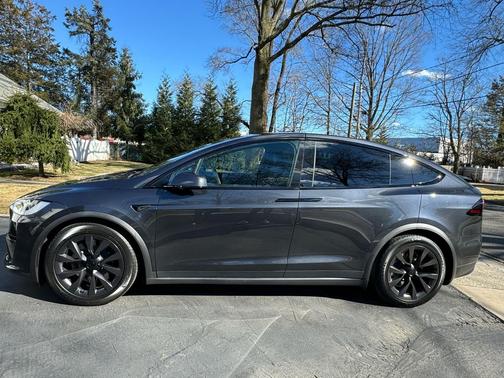 Gray 2024 Tesla Model X Long Range