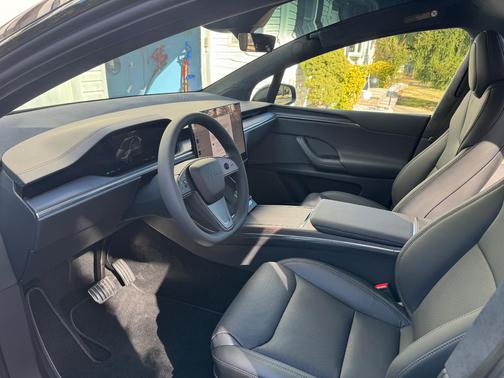 Gray 2024 Tesla Model X Long Range