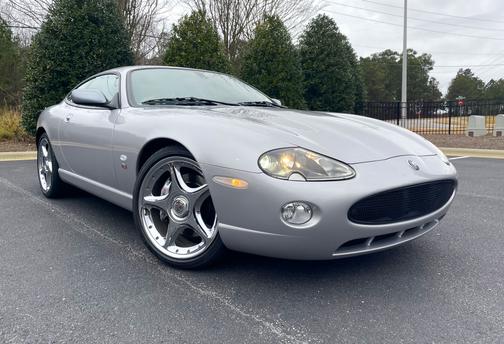 2005 Jaguar XKR Base