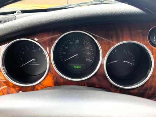 2005 Jaguar XKR Base