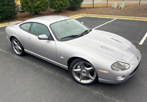 2005 Jaguar XKR Base