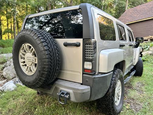 2006 Hummer H3 Base