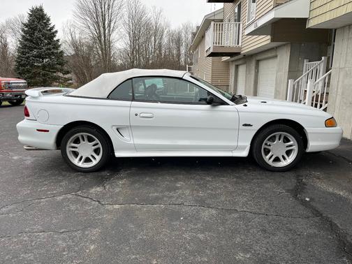 White 1996 Ford Mustang GT