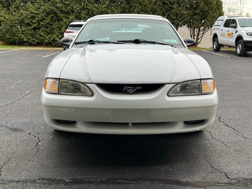 White 1996 Ford Mustang GT