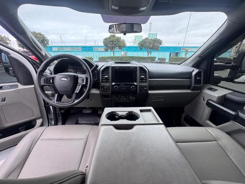 White 2019 Ford F-250 XL