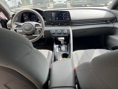 2021 Hyundai ELANTRA SE