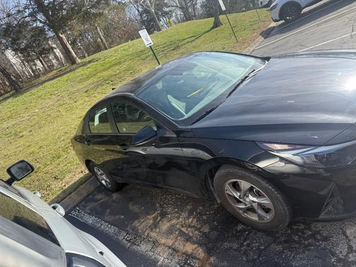 2021 Hyundai ELANTRA SE