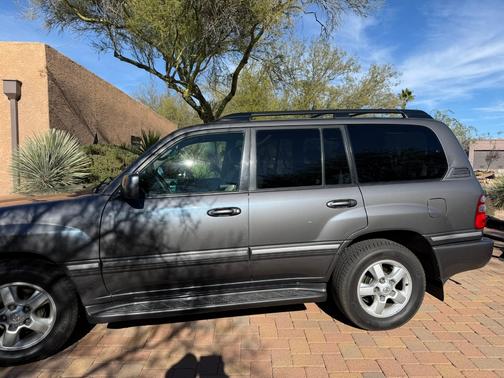 2004 Toyota Land Cruiser Base