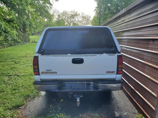 White 2006 GMC Sierra 1500 W/T