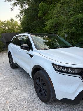 White 2021 Kia Sorento S