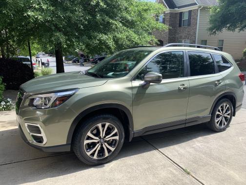 Photo 3 of 10 of 2019 Subaru Forester Limited