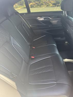 White 2019 BMW 750 i