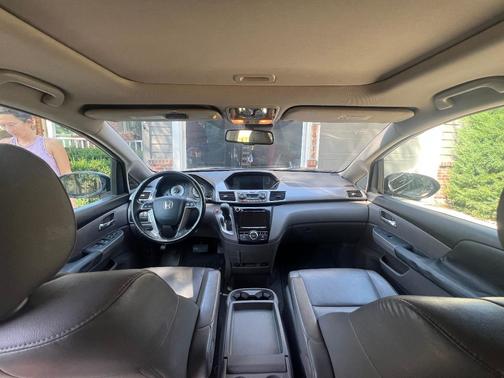Silver 2014 Honda Odyssey EX-L