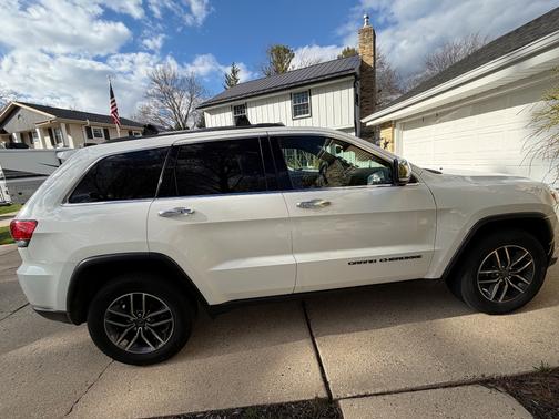 White 2019 Jeep Grand Cherokee Limited