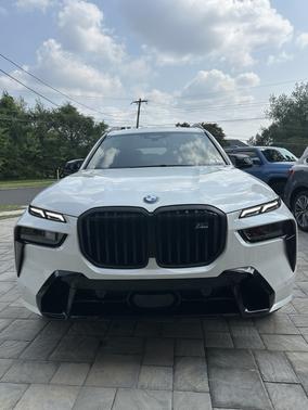2024 BMW X7 M60i